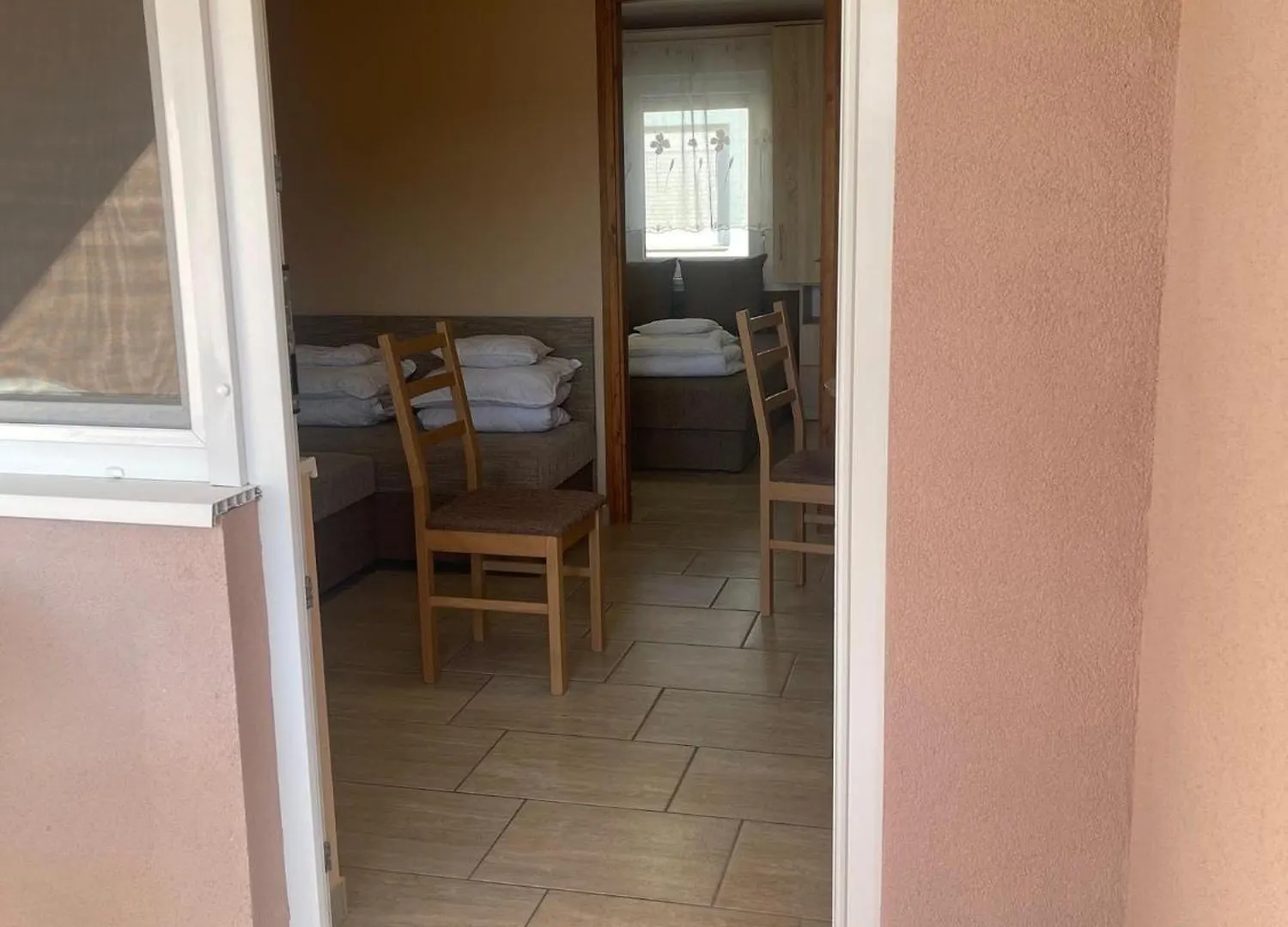 شقة Gedeon Apartman فير